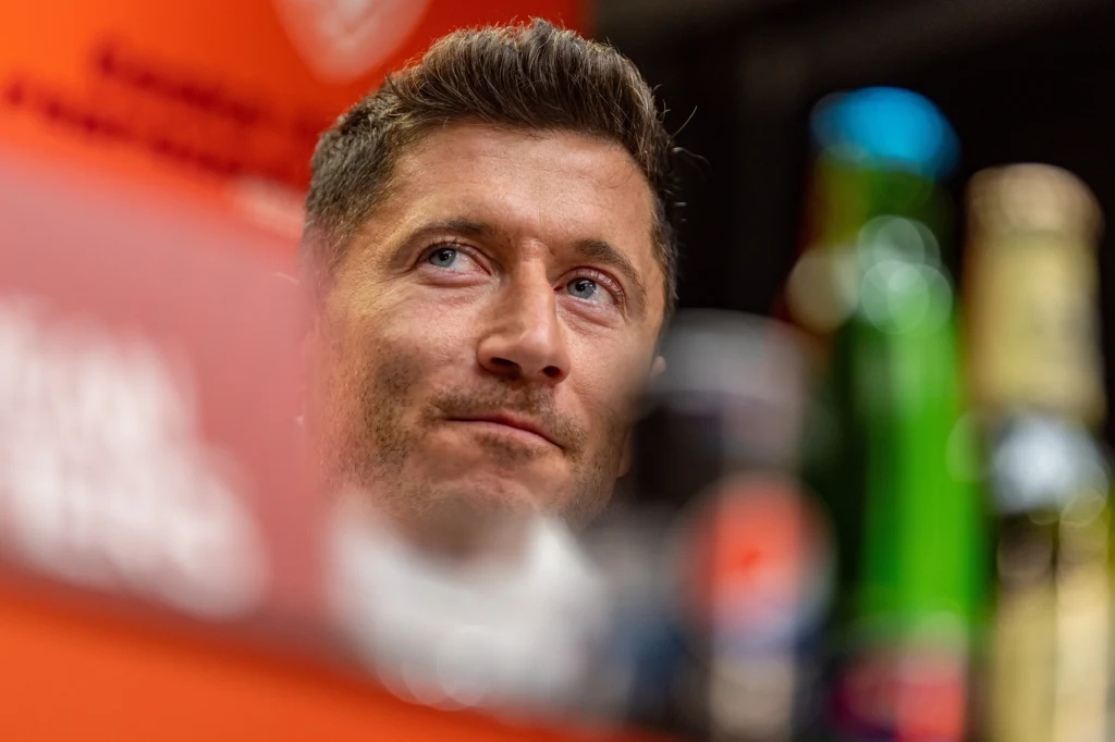 Robert Lewandowski na konferencji reprezentacji Polski Robert Lewandowski na konferencji reprezentacji Polski