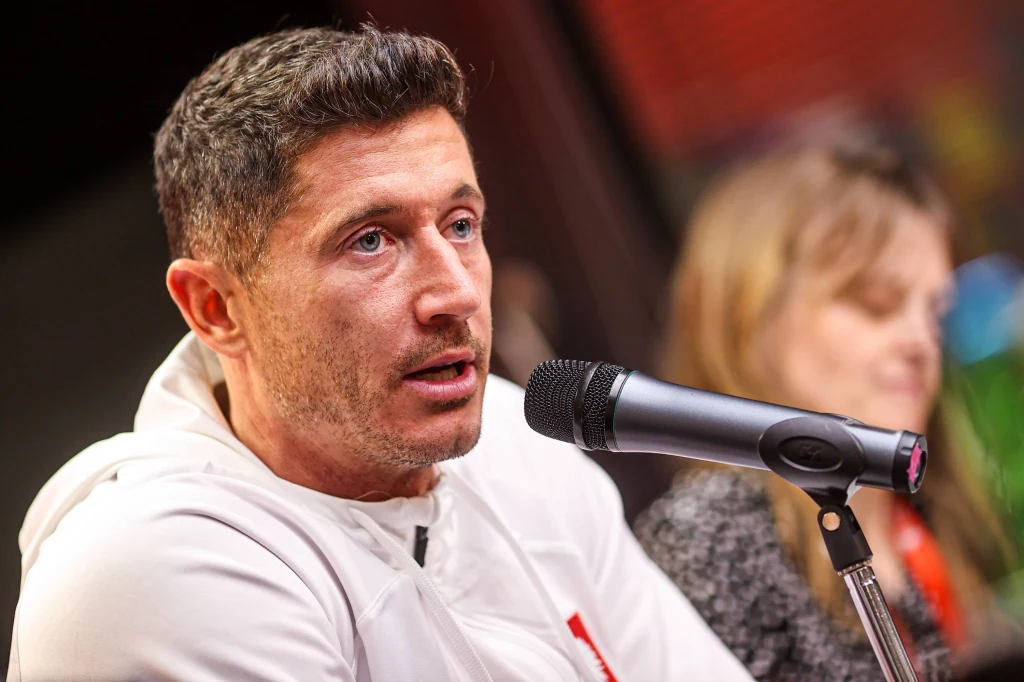 Robert Lewandowski na konferencji reprezentacji Polski przed meczem z Czechami Robert Lewandowski na konferencji reprezentacji Polski przed meczem z Czechami