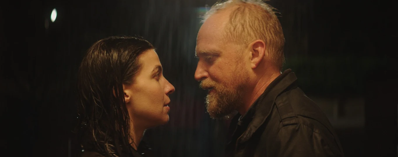 Piotr Adamczyk i Natalia Tena - kadr z filmu "Miłość po angielsku"
