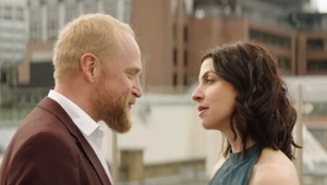 Piotr Adamczyk i Natalia Tena w filmie "Miłość po angielsku"