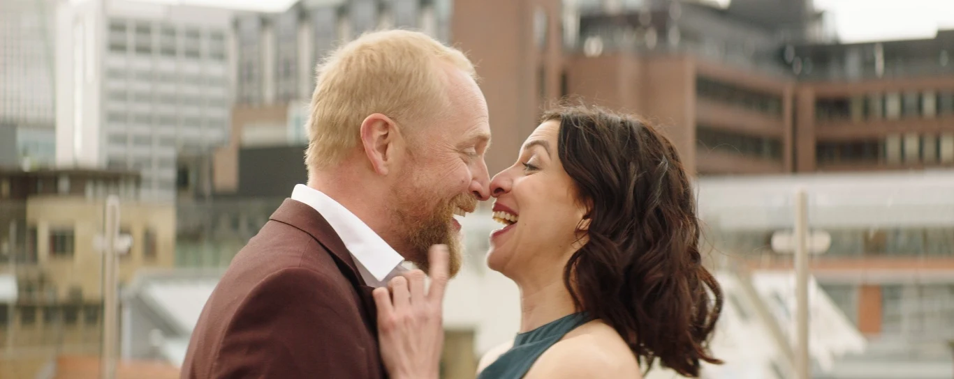 Piotr Adamczyk i Natalia Tena - kadr z filmu "Miłość po angielsku"