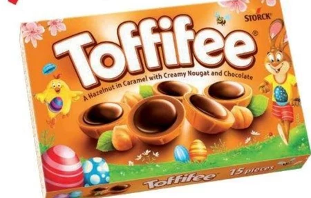 Toffifee Orzech laskowy w karmelu kremie orzechowym i czekoladzie 125 g (15 sztuk)
