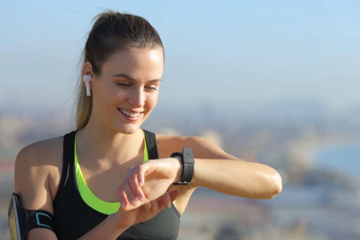 Najlepsze aplikacje do biegania można połączyć ze smartwatchem i na bieżąco monitorować nasze osiągnięcia. Najlepsze aplikacje do biegania można połączyć ze smartwatchem i na bieżąco monitorować nasze osiągnięcia.