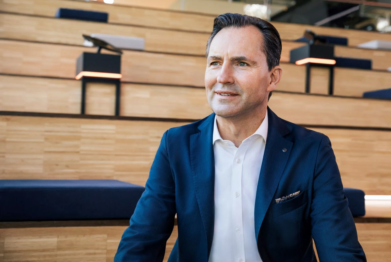 Thomas Schäfer, szef marki Volkswagen, potwierdził, że pojawią się nowe generacje Passata i Skody Superb. Thomas Schäfer, szef marki Volkswagen, potwierdził, że pojawią się nowe generacje Passata i Skody Superb.