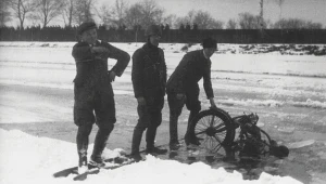 Jego półki uginały się od trofeów. Wpadł do lodowatej wody