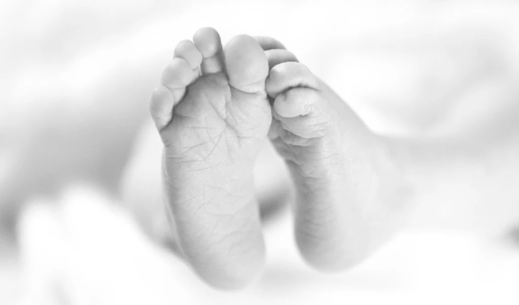 Dwumiesięczna dziewczynka trafiła do szpitala, ale nie udało się jej uratować