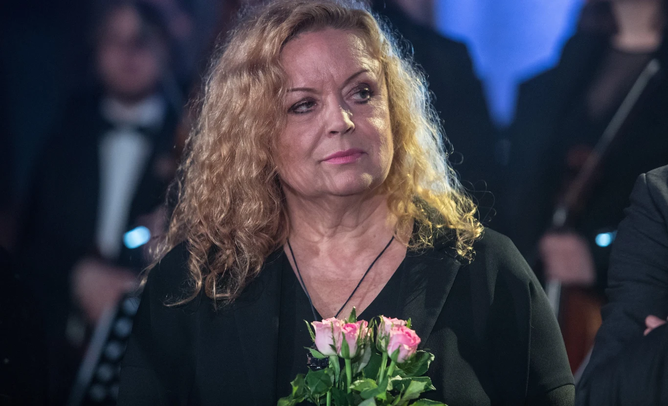 Hanna Banaszak była w poważnych tarapatach. Uratował ją Jan Kobuszewski. Hanna Banaszak była w poważnych tarapatach. Uratował ją Jan Kobuszewski.