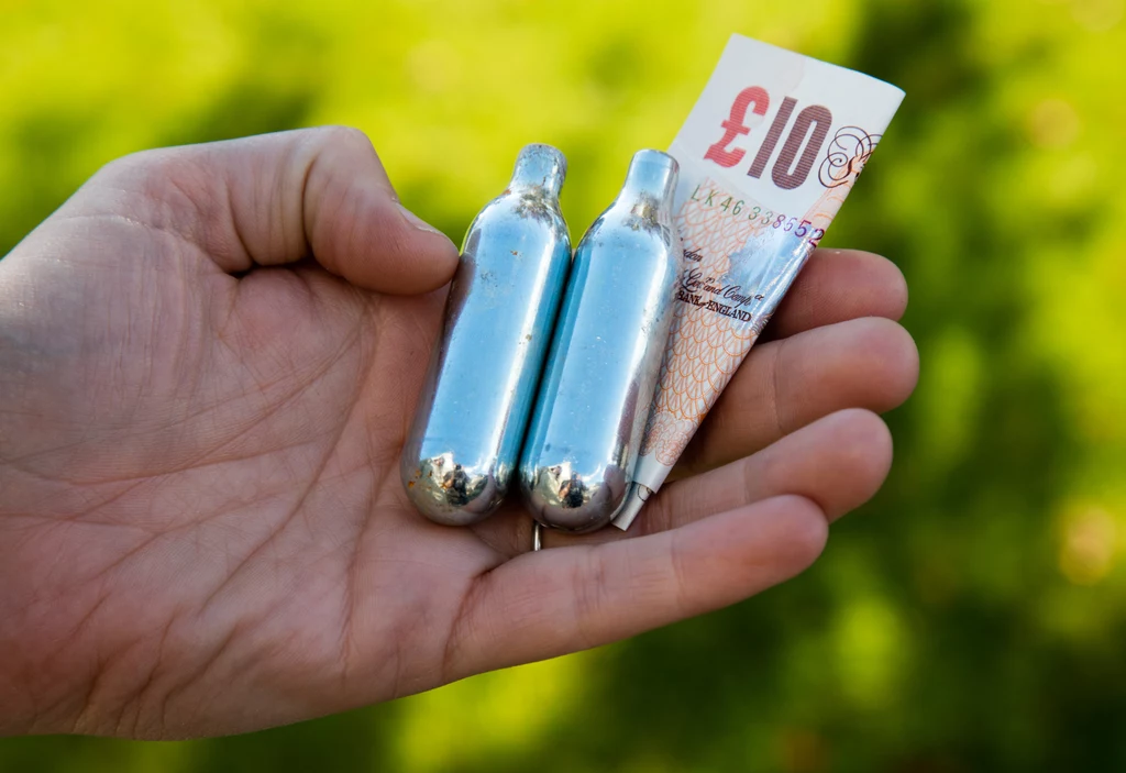 W Wielkiej Brytanii zostanie zakazana sprzedaż podtlenku azotu. Będzie on traktowany jak narkotyk W Wielkiej Brytanii zostanie zakazana sprzedaż podtlenku azotu. Będzie on traktowany jak narkotyk