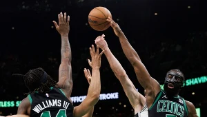 Jaylen Brown (pierwszy z prawej) zdobył 41 punktów dla Celtics
