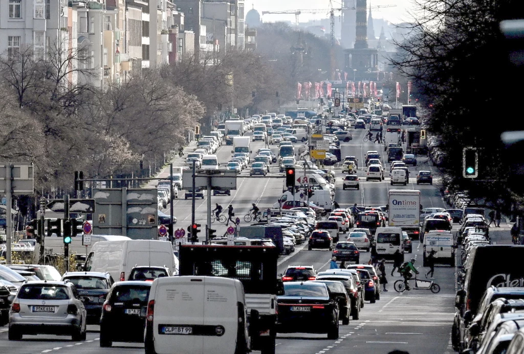 Poniedziałkowy poranek w Berlinie. Ruch drogowy nie został sparaliżowany