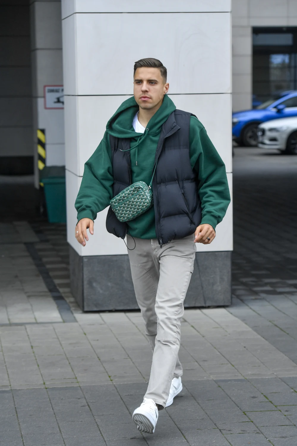 Jan Bednarek również nie oszczędza na dodatkach Jan Bednarek również nie oszczędza na dodatkach