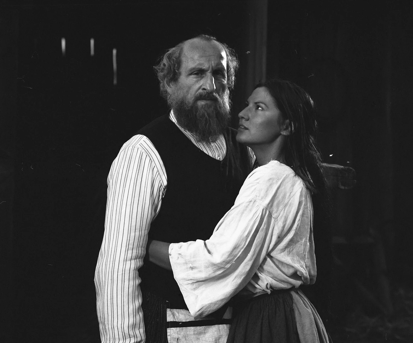 Franciszek Pieczka i Liliana Głąbczyńska-Komorowska w filmie "Austeria"
