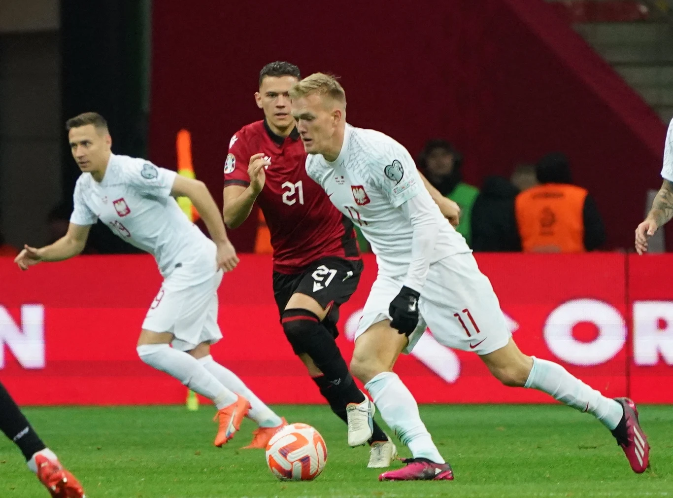 Karol Świderski, zdobywca jedynej bramki, na pierwszym planie