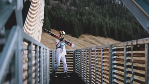 Polak zrezygnował z lotów, innego wypchnęli na start. Ciągłe kursy karetek