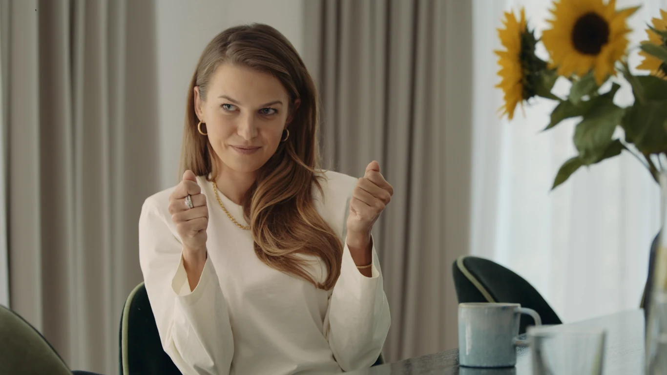 Anna Lewandowska. Kadr z filmu "Lewandowski - Nieznany"