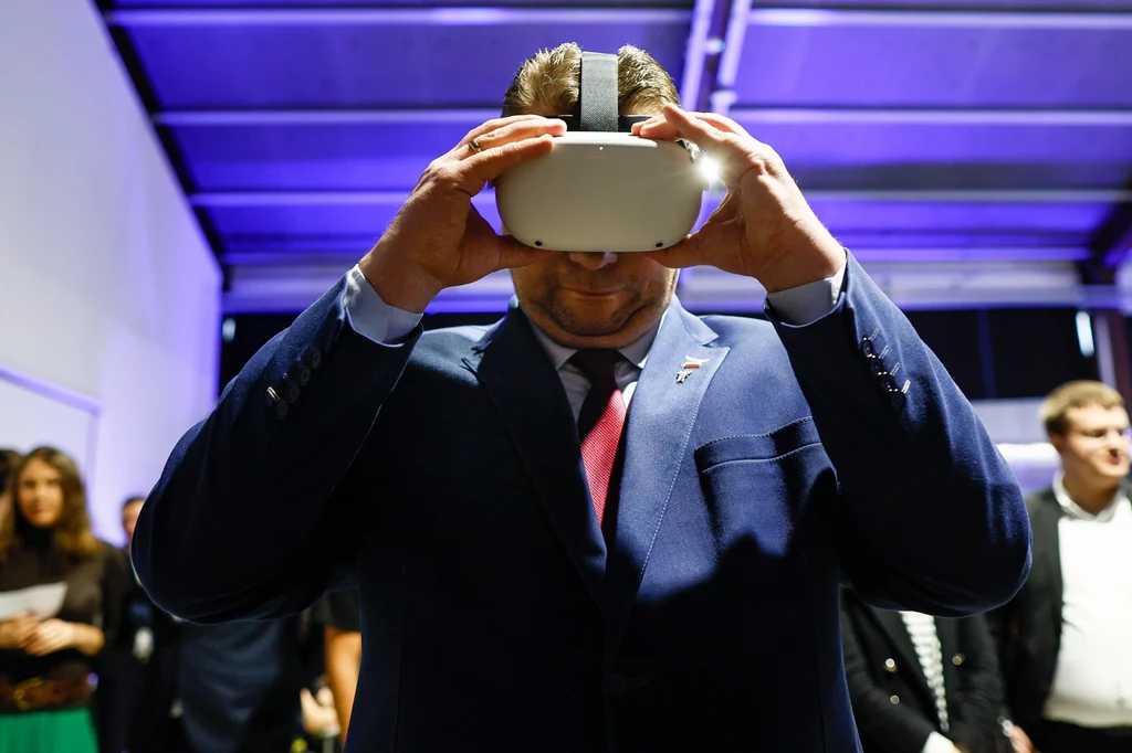 Przemysław Czarnek stawia na nowoczesne technologie Przemysław Czarnek stawia na nowoczesne technologie