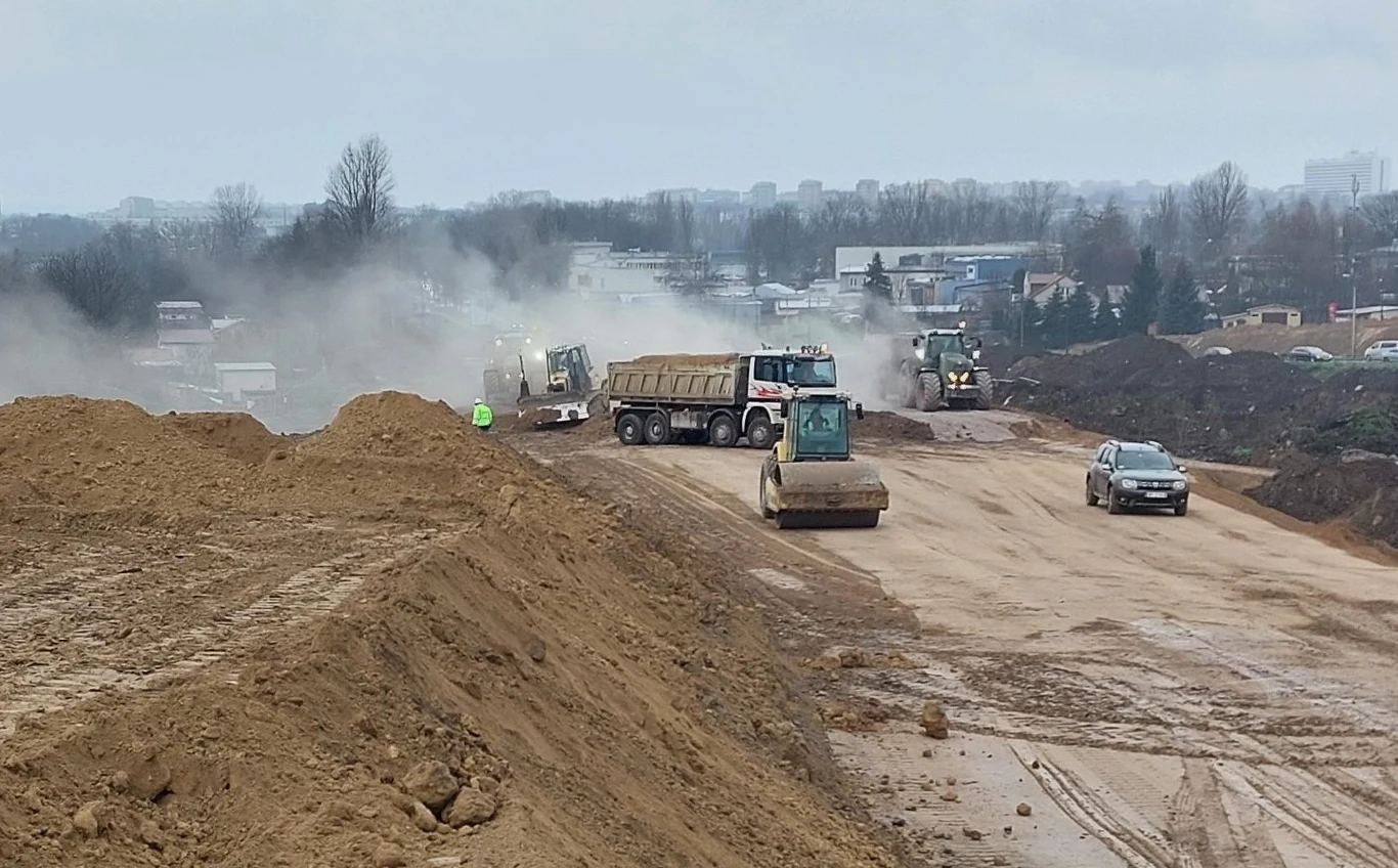 Prace ziemne prowadzone na budowie odcinka S7 Widoma - Kraków Nowa Huta.