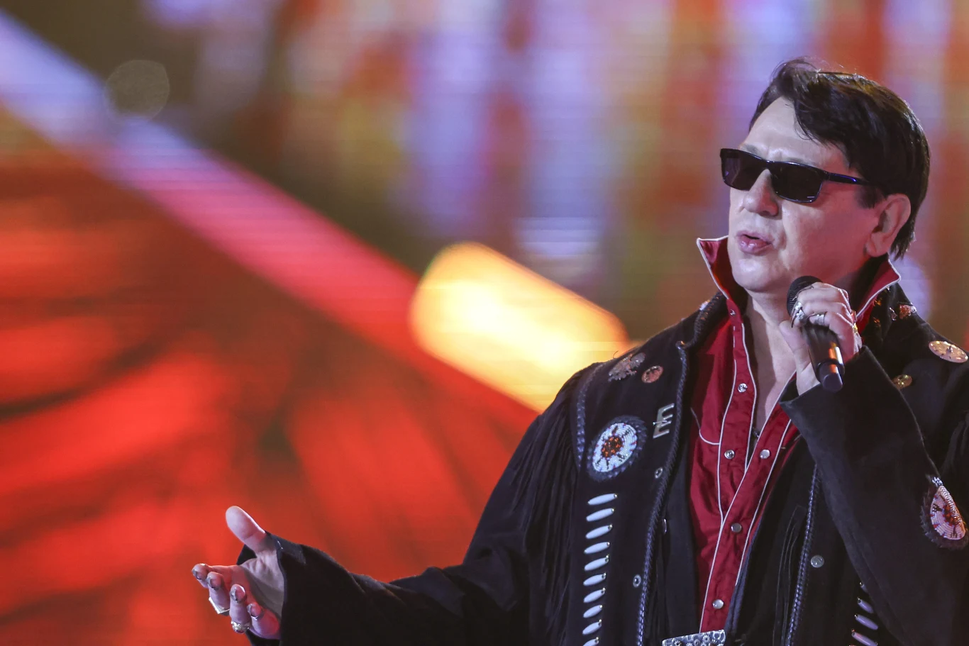 Maciej Maleńczuk wrócił na scenę z grupą Homo Twist Maciej Maleńczuk wrócił na scenę z grupą Homo Twist
