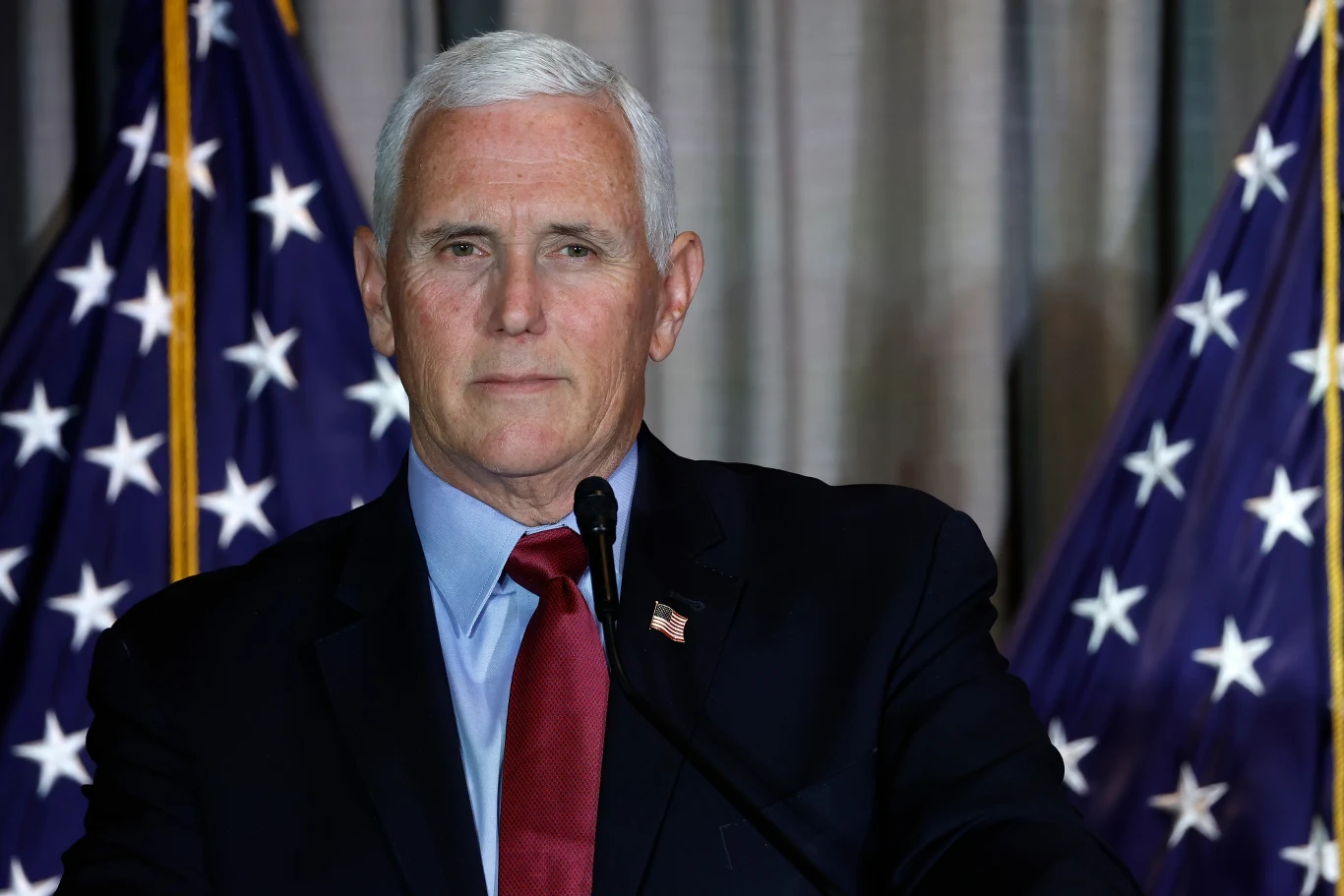 Mike Pence musi złożyć zeznania przed wielką ławą przysięgłych Mike Pence musi złożyć zeznania przed wielką ławą przysięgłych