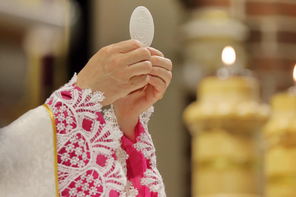 Cuda związane sakramentem Eucharystii dzieją się na całym świecie