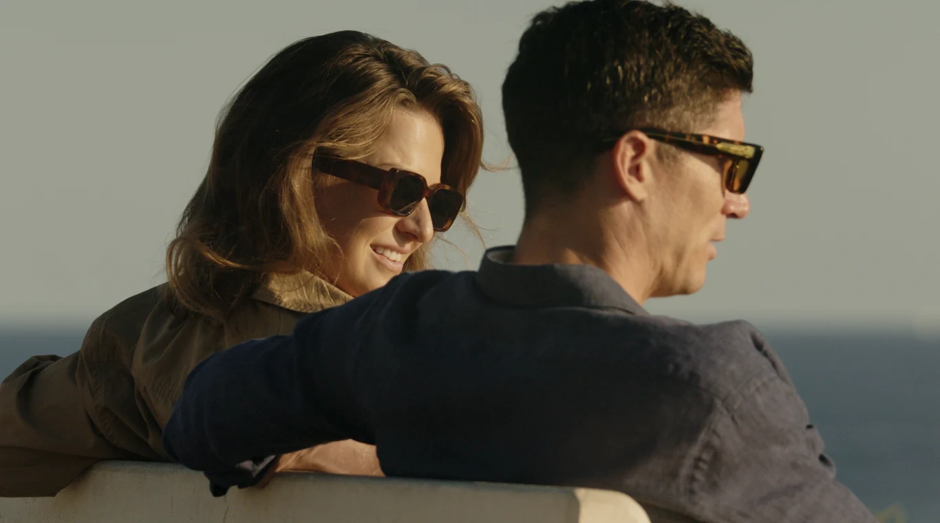 Robert Lewandowski z żoną Anną, kadr z filmu "Lewandowski - Nieznany"