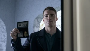 Gabriel Basso jako Peter Sutherland w serialu "Nocny agent"