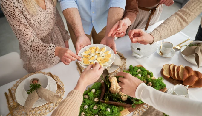 Obfite posiłki, długie świętowanie przy stole i mało ruchu - w święta jesteśmy narażeni na "zespół świątecznego serca"