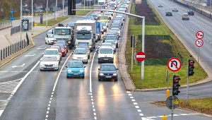 Mieszkanie przy ruchliwej ulicy może być przyczyną nadciśnienia tętniczego krwi z uwagi na nieprzerwany hałas z zewnątrz oraz zanieczyszczenie powietrza