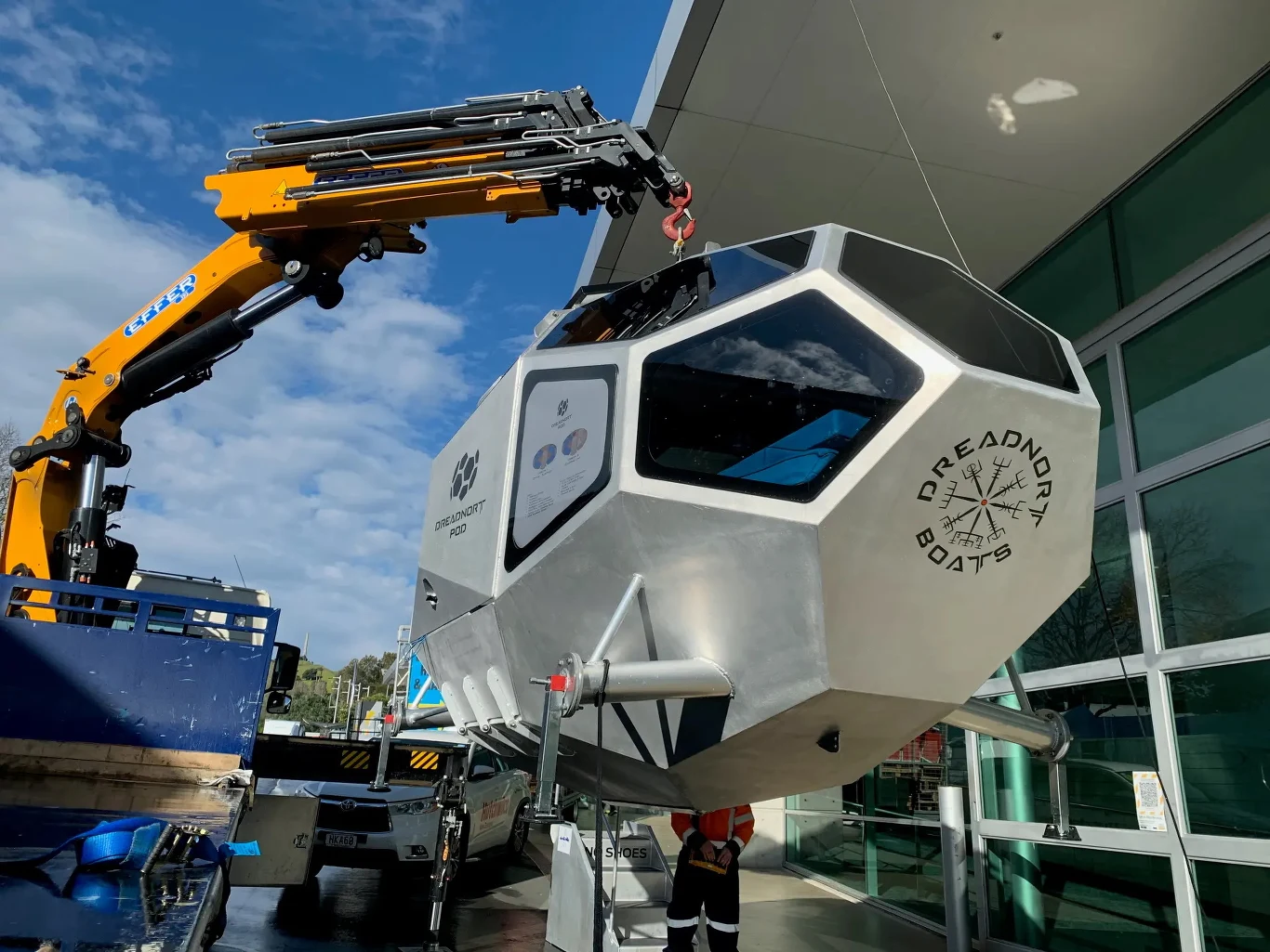 POD można przenosić za pomocą dźwigu lub helikoptera / zdjęcie: Dreadnort Boats