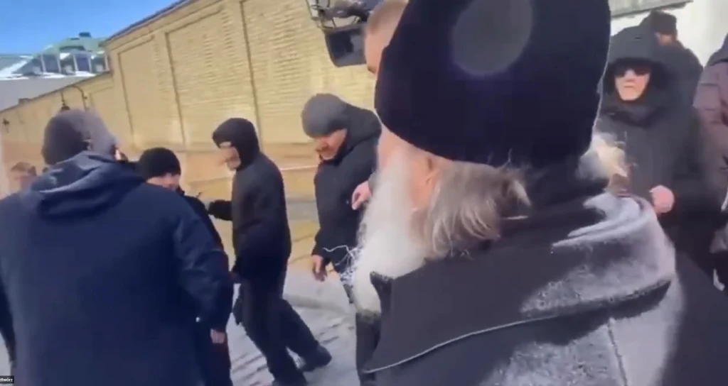 Metropolita Paweł deklaruje, że mnisi nie opuszczą klasztoru do czasu decyzji sądu