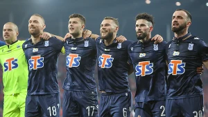 Koniec sezonu dla ważnego piłkarza Lecha? Van den Brom może mieć problem