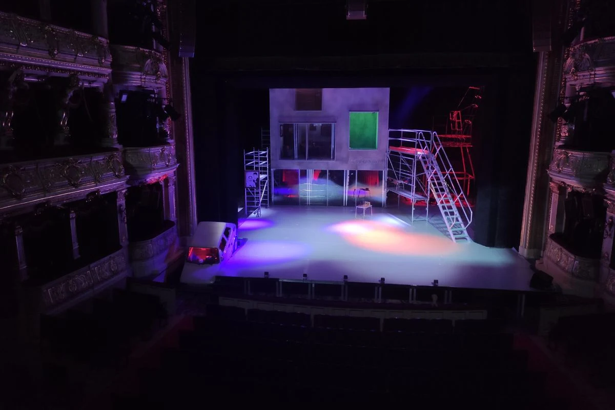 Teatr Słowackiego. W środku trwają przygotowania do próby musicalu "1989" Teatr Słowackiego. W środku trwają przygotowania do próby musicalu "1989"