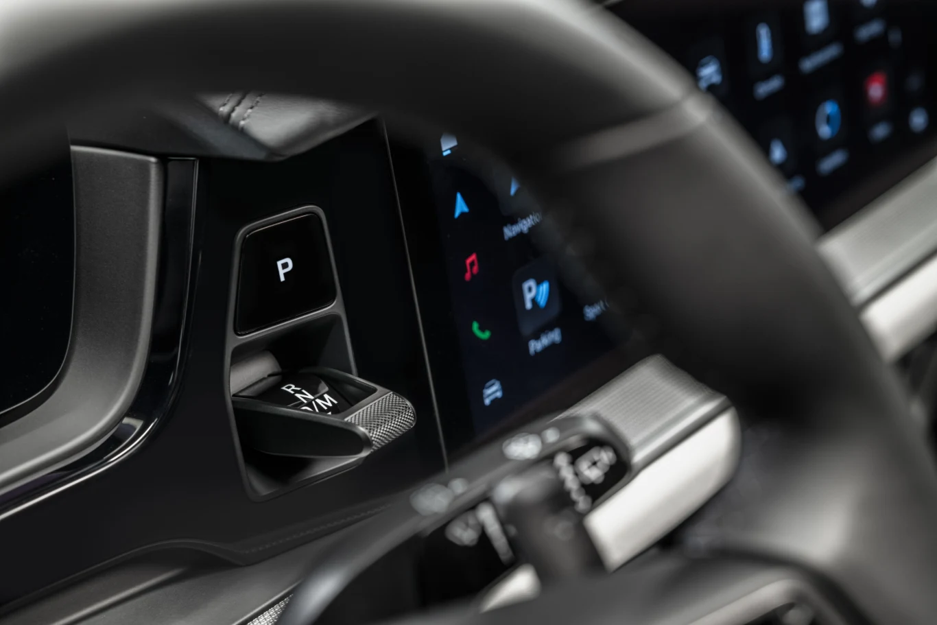 Porsche Cayenne 2024 – wnętrze 