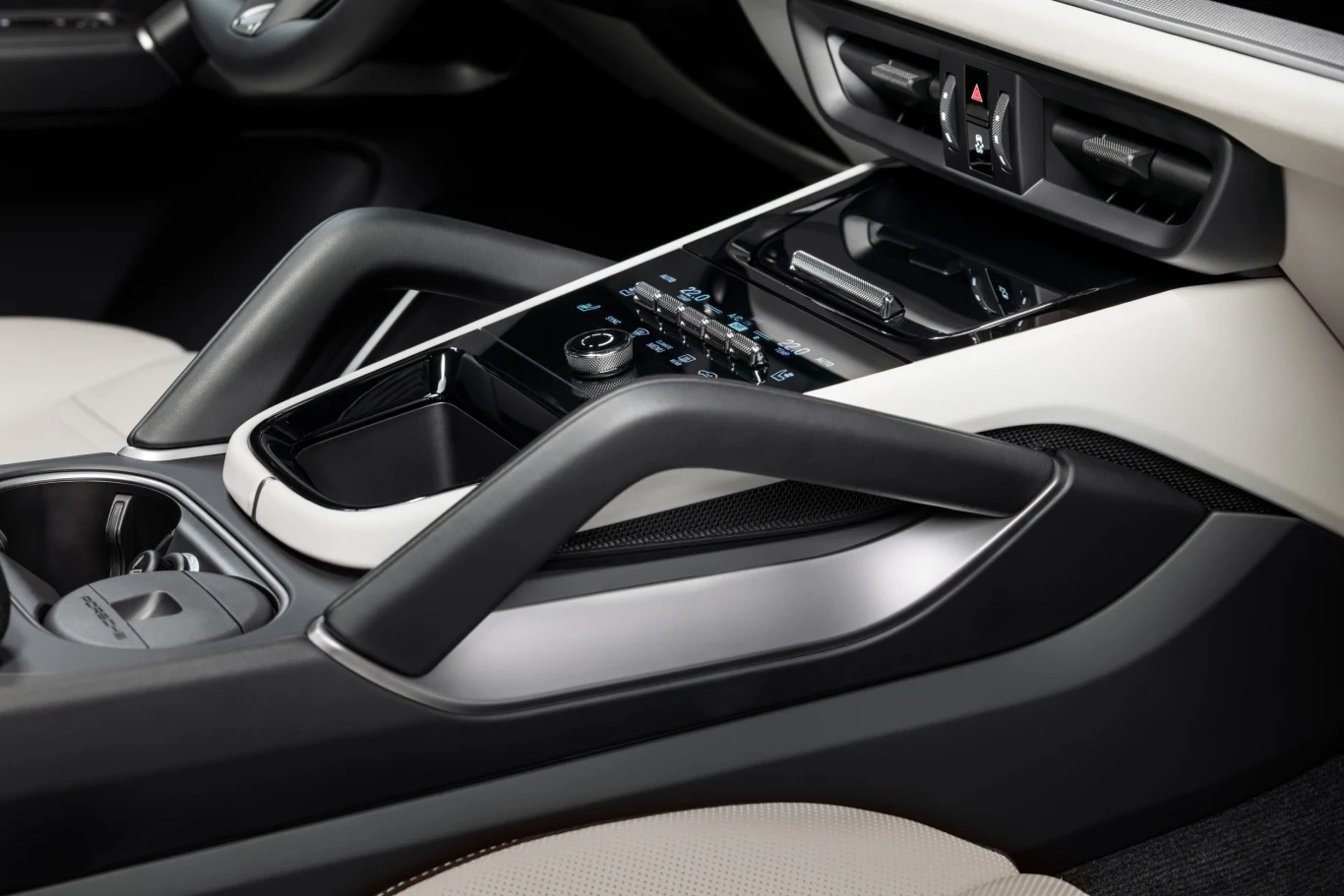 Porsche Cayenne 2024 – wnętrze 