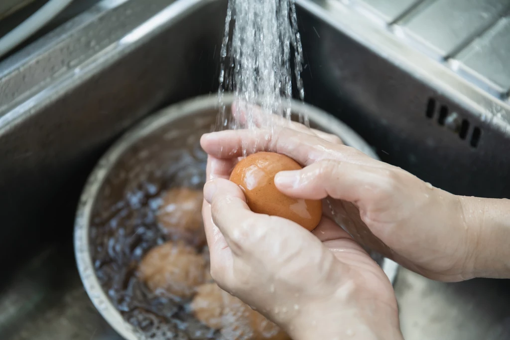 Metoda z użyciem wody pozwala ocenić świeżość jajka