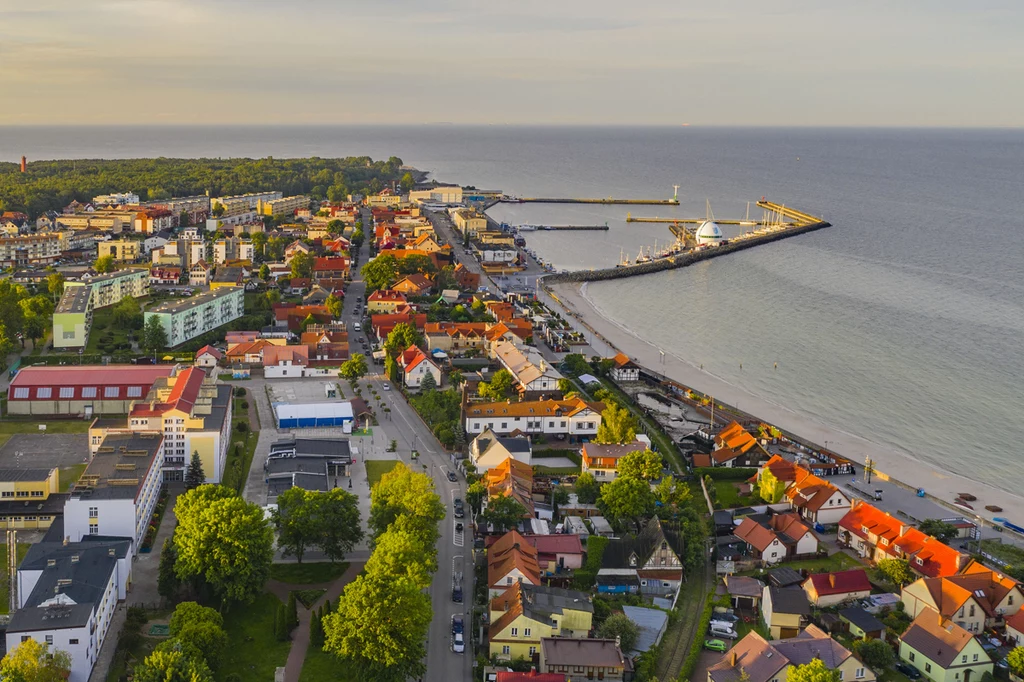 Wiosną Bałtyk wygląda wyjątkowo, a miasto Hel ma wiele do zaoferowania przyjeżdżającym turystom