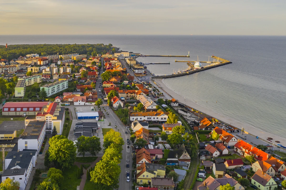 Wiosną Bałtyk wygląda wyjątkowo, a miasto Hel ma wiele do zaoferowania przyjeżdżającym turystom Wiosną Bałtyk wygląda wyjątkowo, a miasto Hel ma wiele do zaoferowania przyjeżdżającym turystom