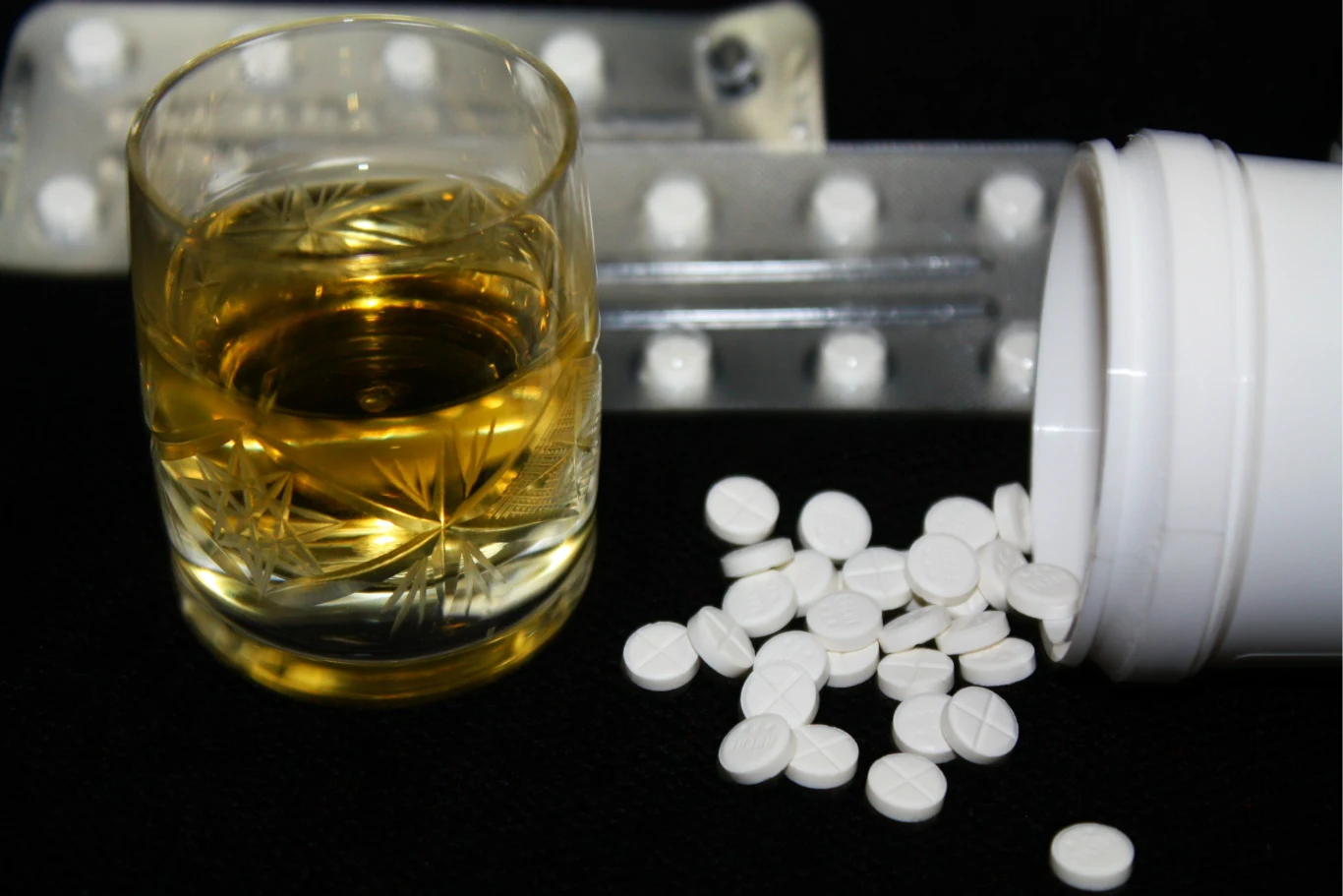 Alkohol połączony z lekami nie pomoże wrócić do zdrowia