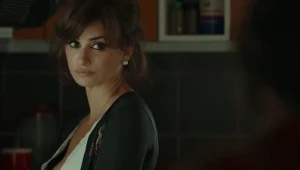 Penelope Cruz w filmie "Bezmiar" (2022)