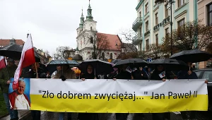 W Krakowie odbywają się dwa papieskie marsze