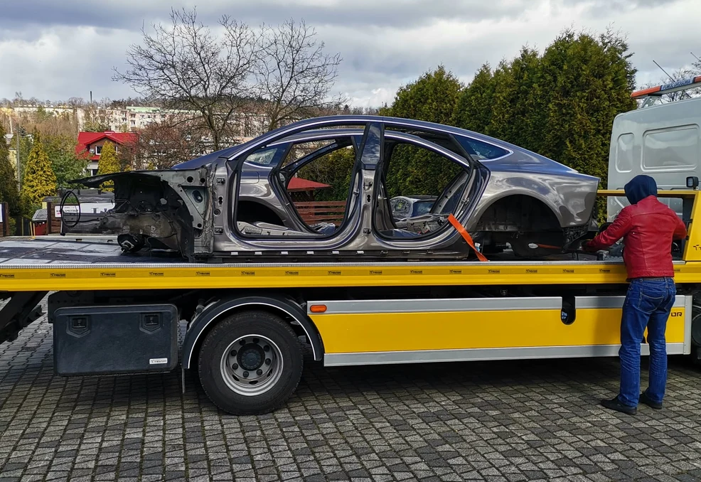 Policja zlikwidowała złodziejską dziuplę Policja zlikwidowała złodziejską dziuplę