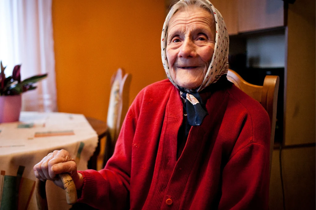 Janina Kołkiewicz w 2014 roku została uznana za zmarłą. Kilkanaście godzin później pracownik kostnicy odkrył, że kobieta jednak żyje Janina Kołkiewicz w 2014 roku została uznana za zmarłą. Kilkanaście godzin później pracownik kostnicy odkrył, że kobieta jednak żyje