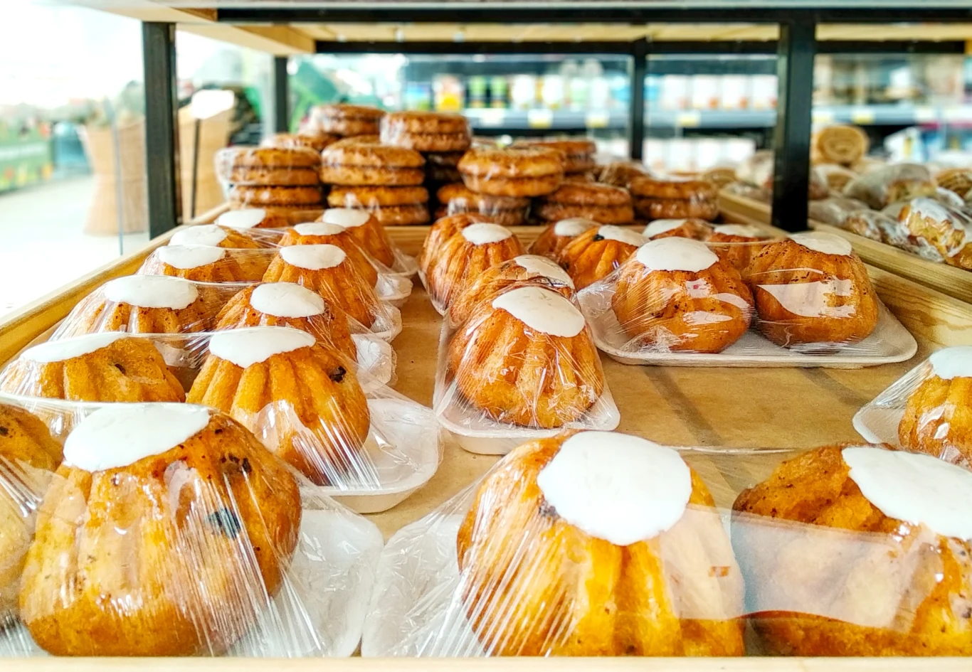 Bogaty asortyment cukierni zachęca do kupowania ciast. Niestety zazwyczaj są one źródłem szkodliwych tłuszczy i konserwantów