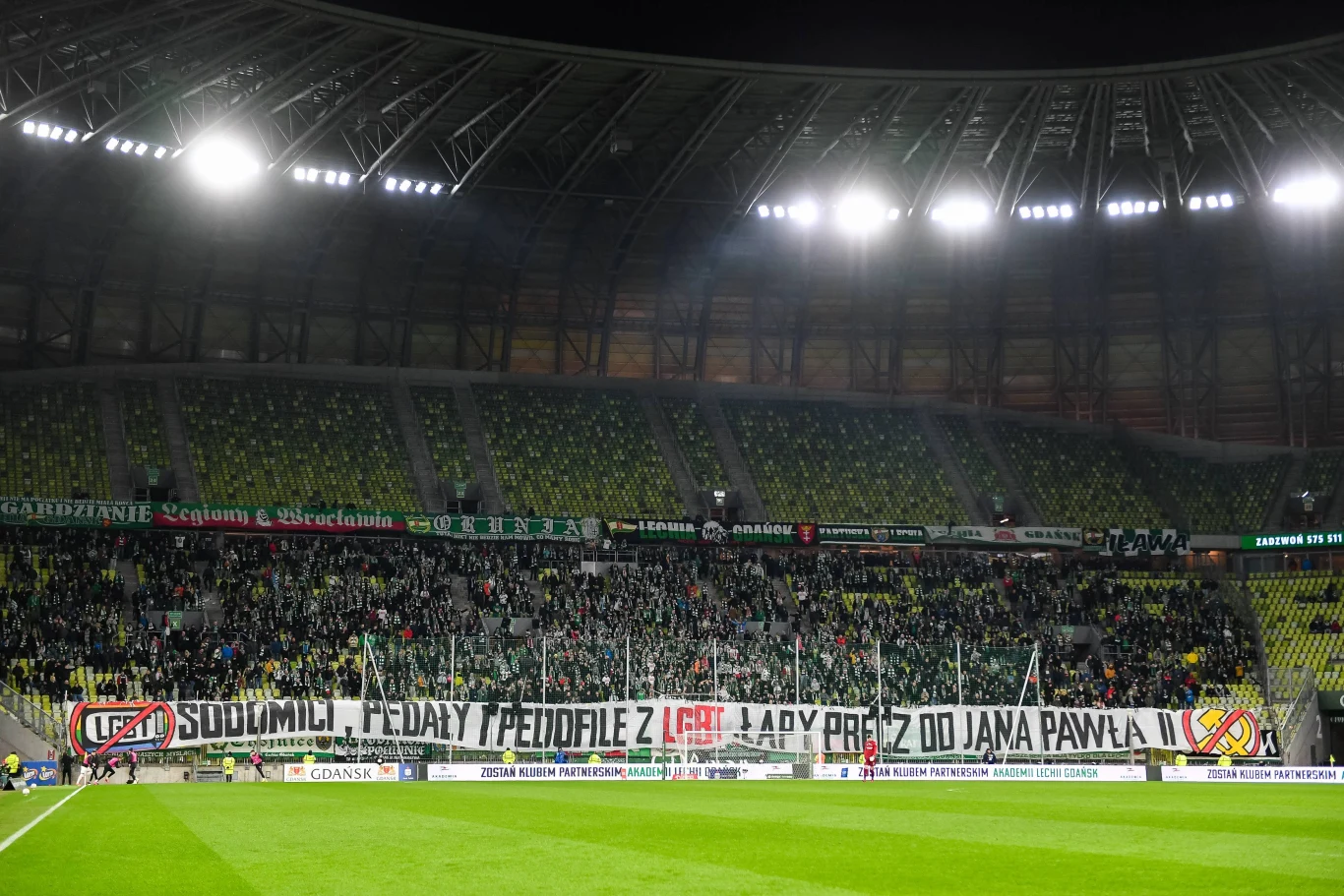 Kontrowersyjny transparent na meczu Lechii Gdańsk ze Śląskiem Wrocław