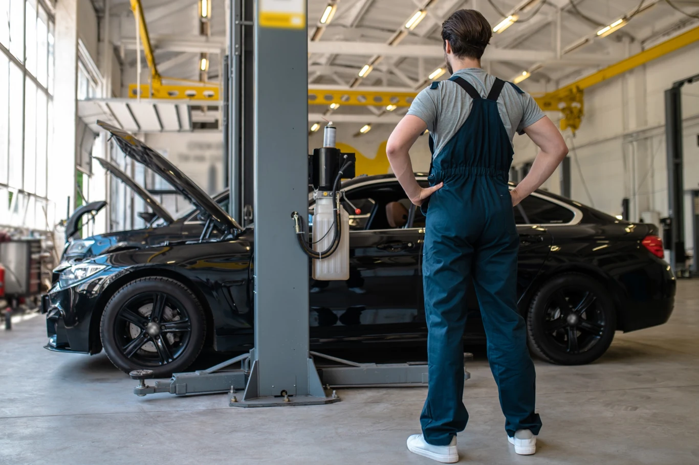 Od 2024 roku obowiązują nowe przepisy, dzięki którym diagnosta może elektronicznie zatrzymać dowód rejestracyjny, dokonując odpowiedniej adnotacji w bazie CEPiK, nawet jeśli kierowca nie ma przy sobie tego dokumentu.