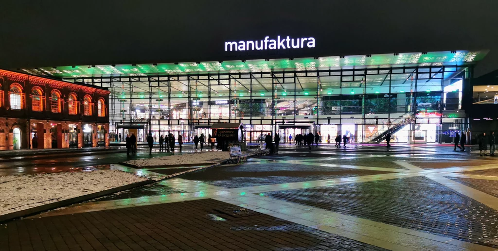 Łódzka Manufaktura to największe centrum handlowe w Polsce. 