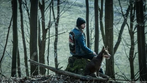 Mateusz Kościukiewicz w scenie z filmu "Twarz"