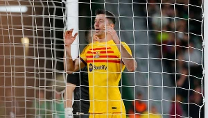 Zdjęcie z Robertem Lewandowskim wywołało burzę. Kibice mają dość