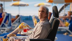 Joaquin Phoenix w filmie "Bo się boi"