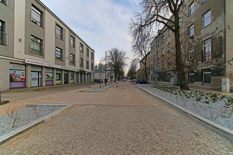 Najdłuższy woonerf w Łodzi oddany do użytku. Najdłuższy woonerf w Łodzi oddany do użytku.